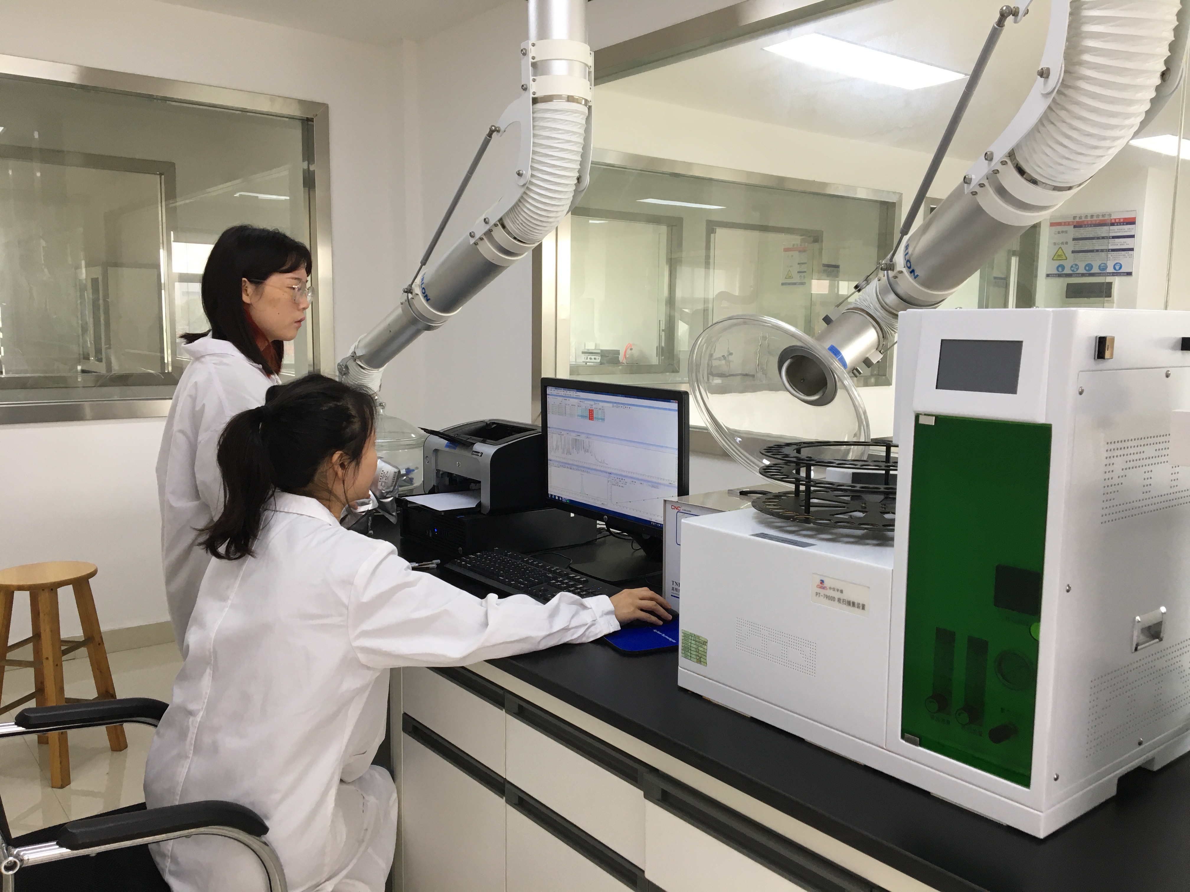 實(shí)驗(yàn)現(xiàn)場(chǎng)